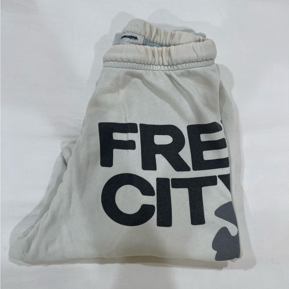 Free city sweatpants